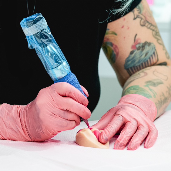 A Pound of Flesh - Usta syntetyczne do piercingu/PMU